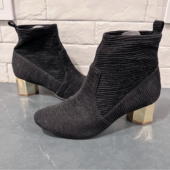 Katy Perry sz 7 The Diana black glittery pull on booties gold heel - Picture 1 of 13